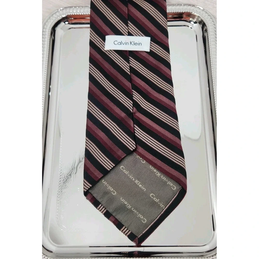 Calvin Klein Mens Tie Burgundy And Black Striped 100%‎ Silk 60